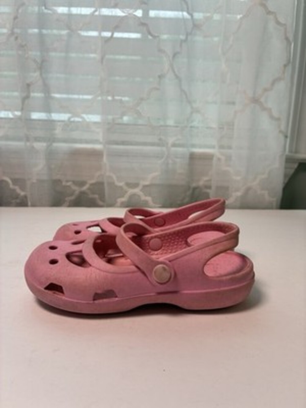 Crocs Karin Mary Jane Sandals Girls Size 10 Pink Slip On